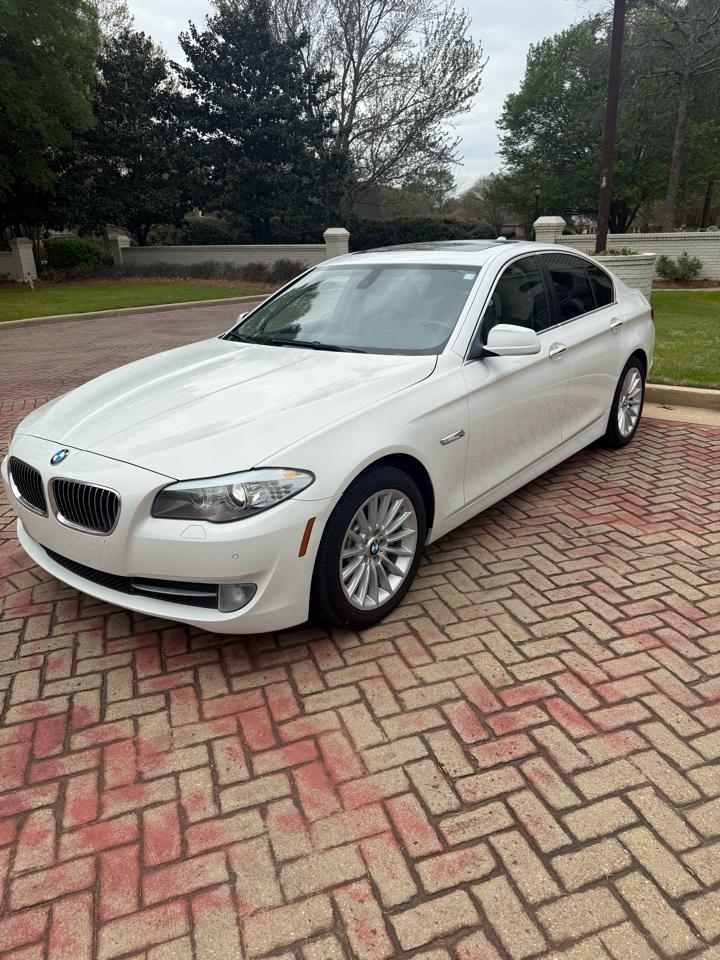 BMW 5-Series 535i 2011