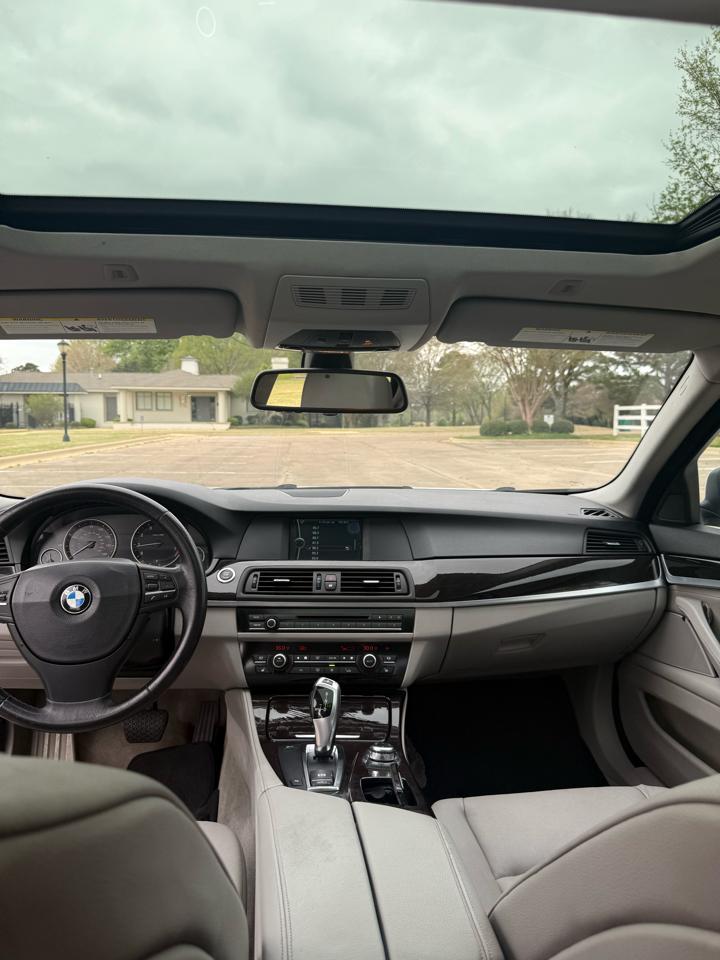 BMW 5-Series 535i 2011