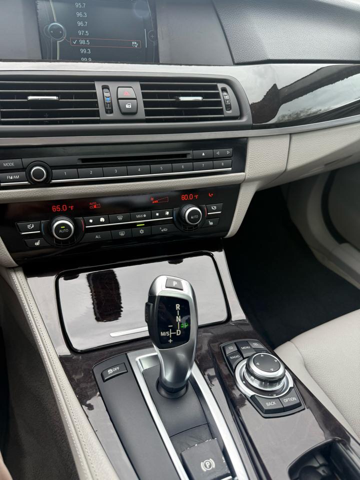 BMW 5-Series 535i 2011