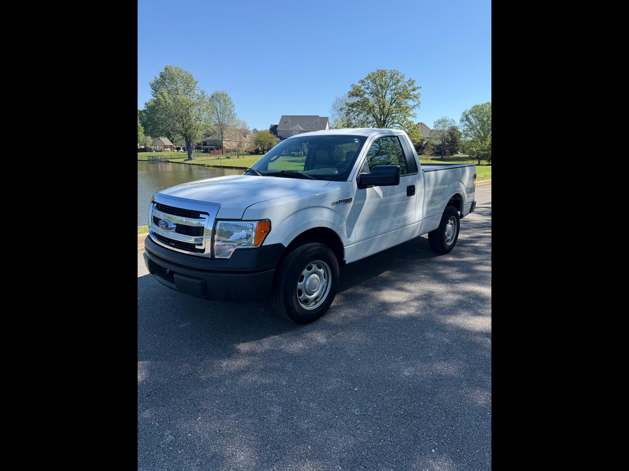 Ford F-150 2WD Reg Cab 122.5" XL 2013