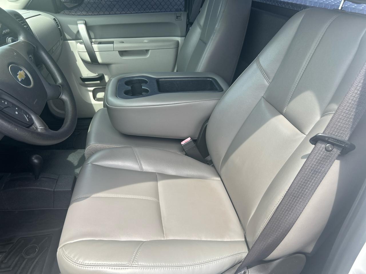 Chevrolet Silverado 1500 1LT Regular Cab 4WD 2011