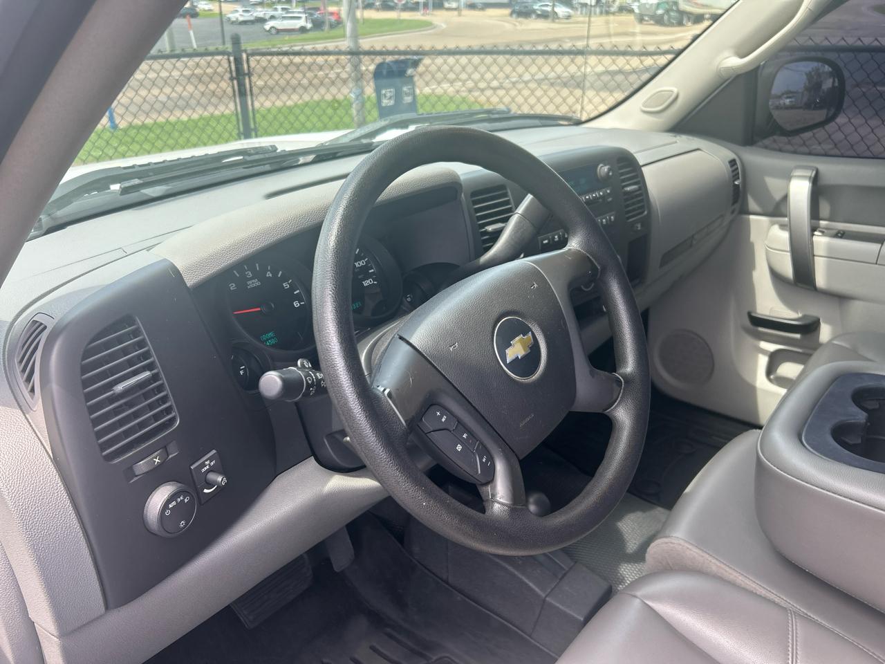 Chevrolet Silverado 1500 1LT Regular Cab 4WD 2011