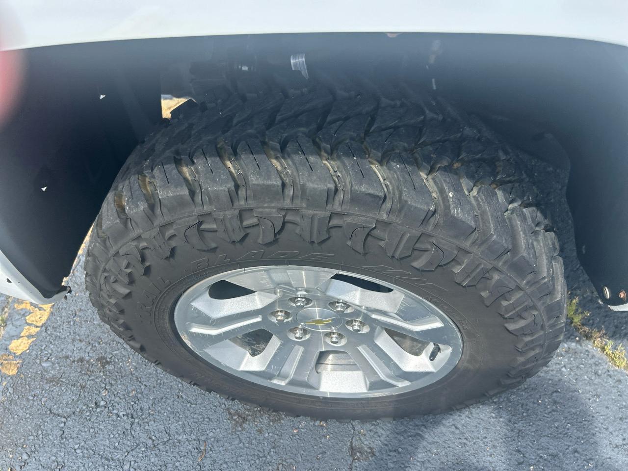 Chevrolet Silverado 1500 1LT Regular Cab 4WD 2011