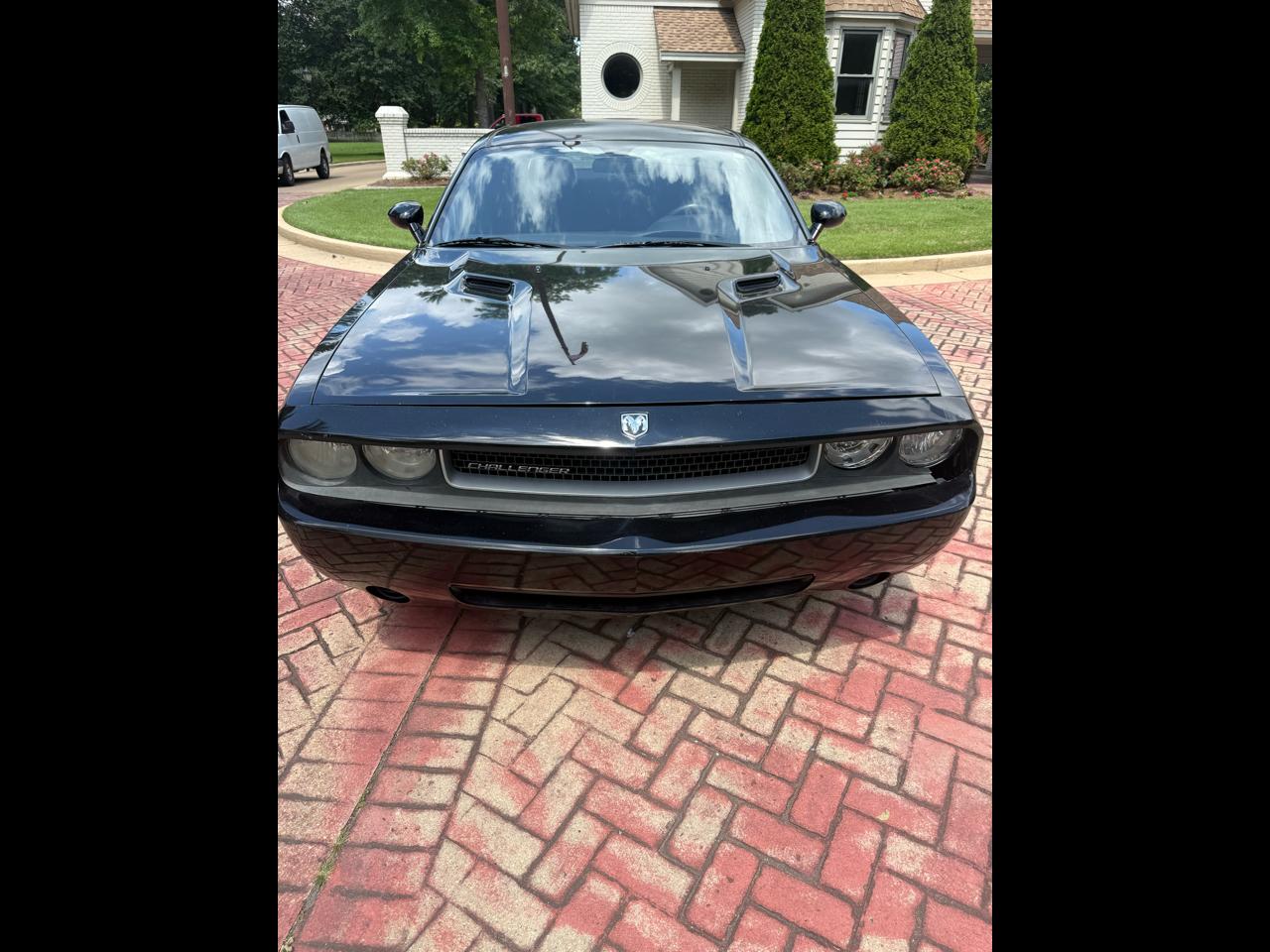 2013 Dodge Challenger SXT's photo