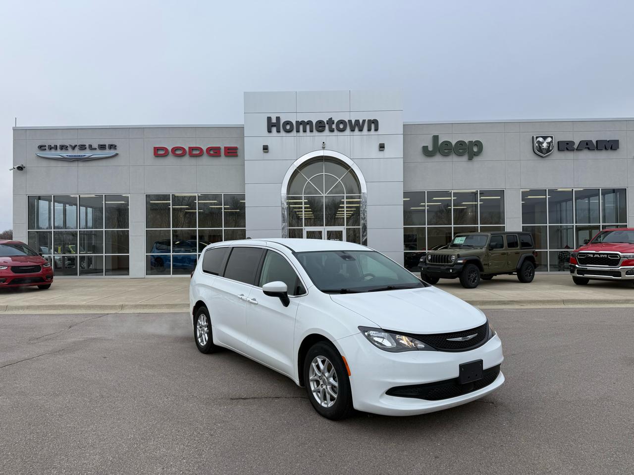 2023 Chrysler Voyager LX