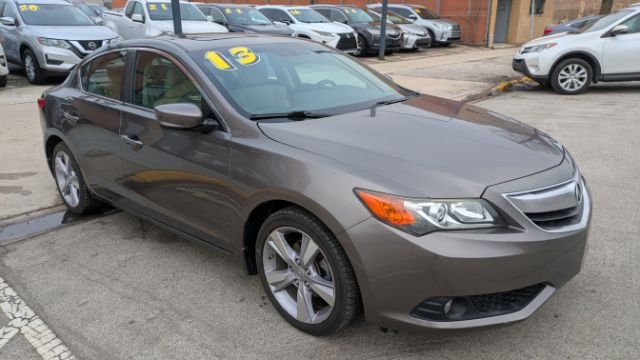2013 Acura ILX 5-Spd AT w/ Technology Package