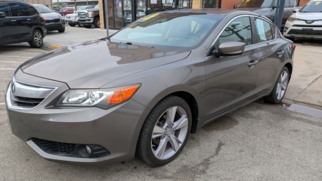 Acura ILX 5-Spd AT w/ Technology Package 2013