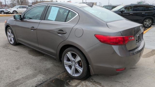 Acura ILX 5-Spd AT w/ Technology Package 2013