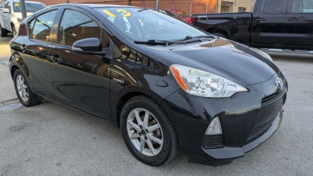 2013 Toyota Prius c Three's photo