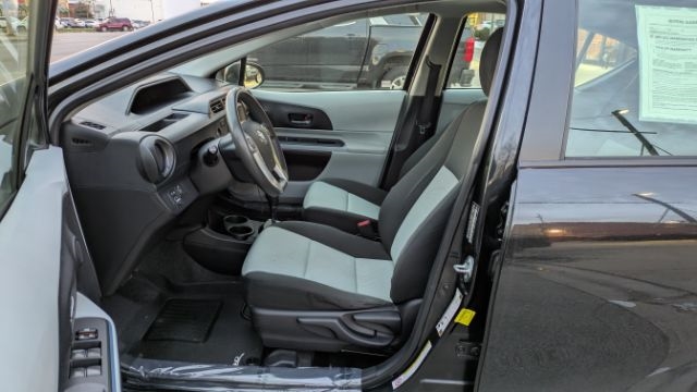 Toyota Prius c Four 2013