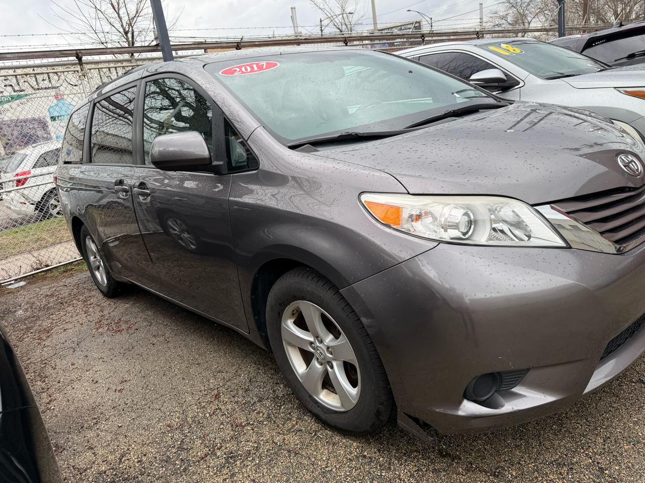2017 Toyota Sienna LE 8-Passenger