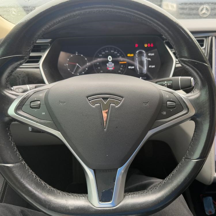 Tesla Model S Base 2014