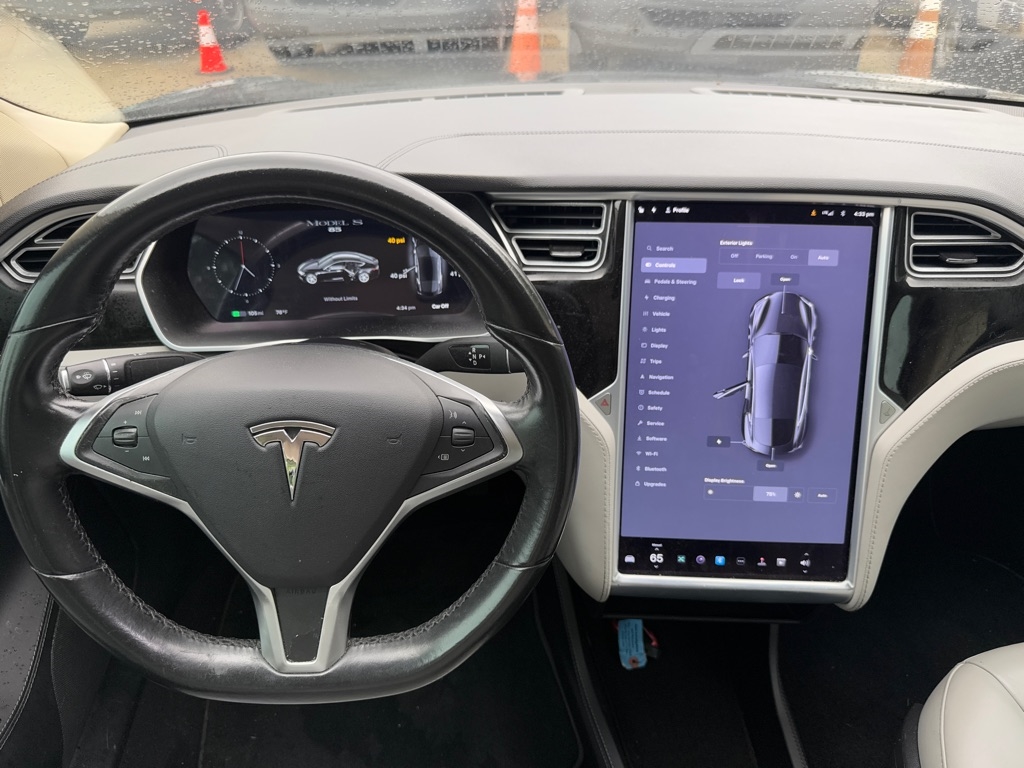 Tesla Model S Base 2014