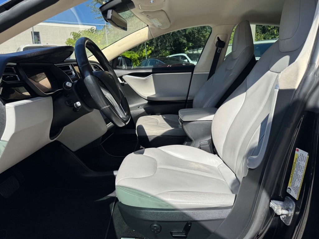 Tesla Model S Base 2014