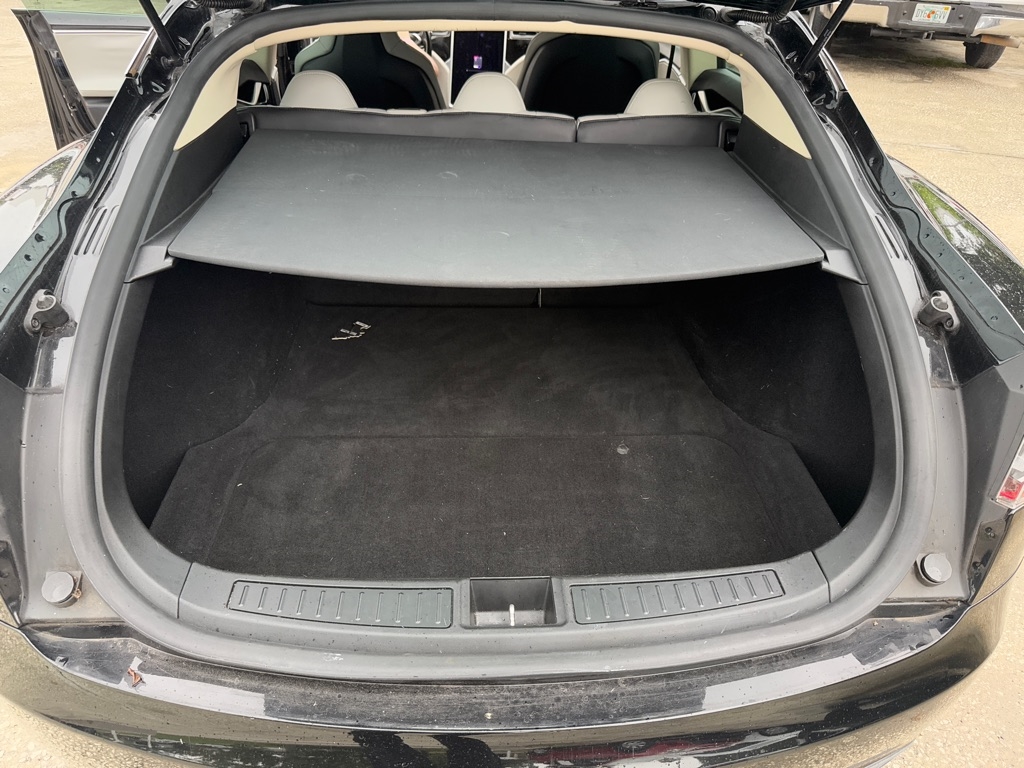 Tesla Model S Base 2014