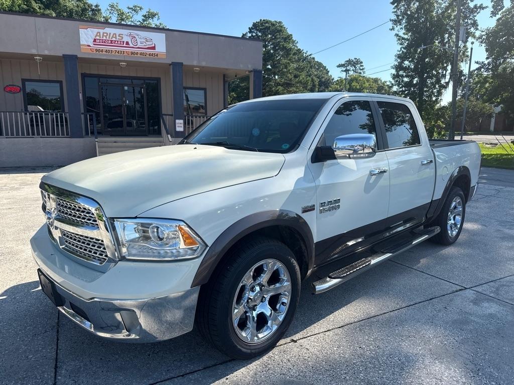 2017 RAM 1500 Laramie Crew Cab SWB 2WD