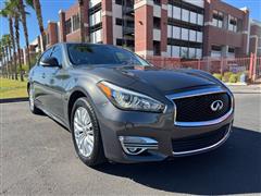 2015 Infiniti Q70 