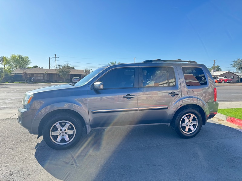 Honda Pilot Touring 2WD 5-Spd AT with DVD 2010
