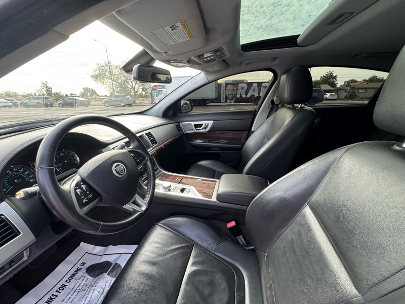 Jaguar XF-Series XF 3.0L V6 SC AWD 2013