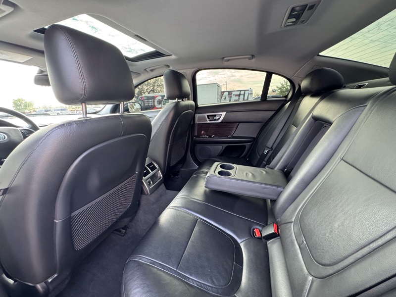 Jaguar XF-Series XF 3.0L V6 SC AWD 2013