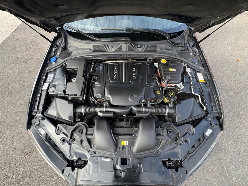 Jaguar XF-Series XF 3.0L V6 SC AWD 2013