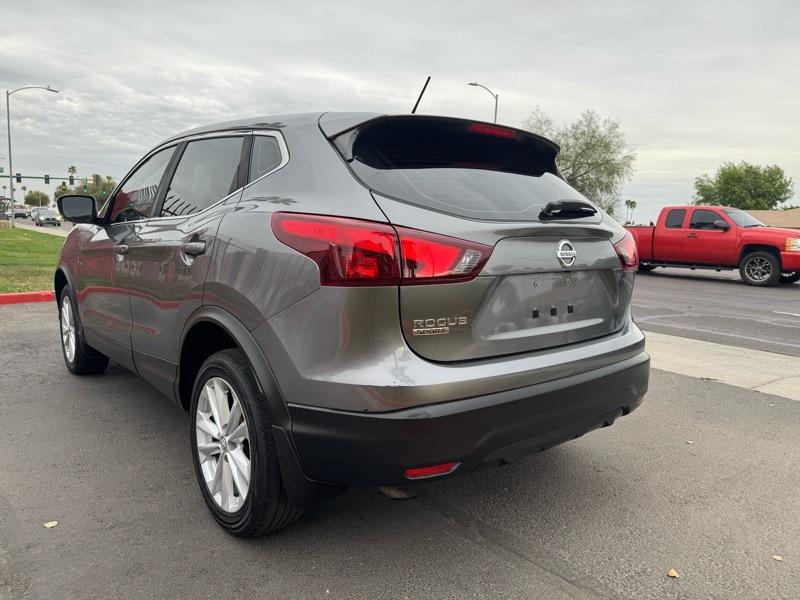 Nissan Rogue Sport S 2017