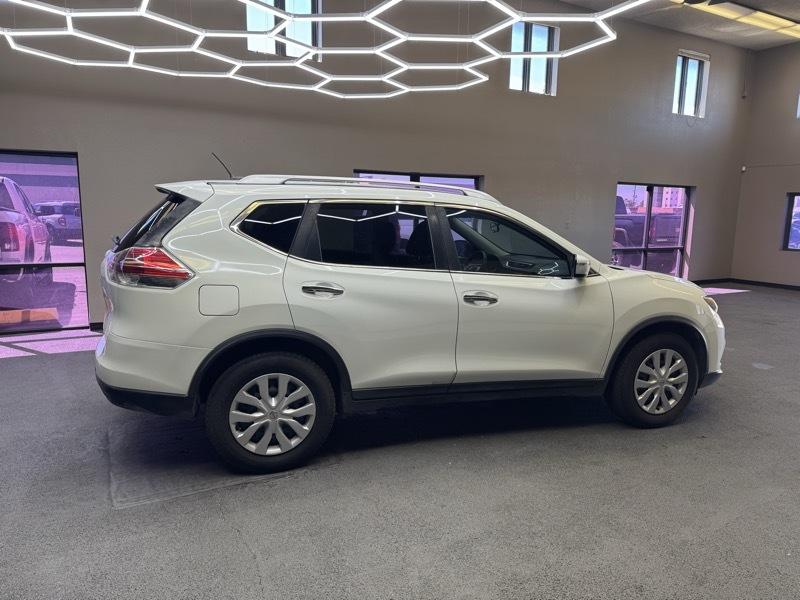 Nissan Rogue photo 8