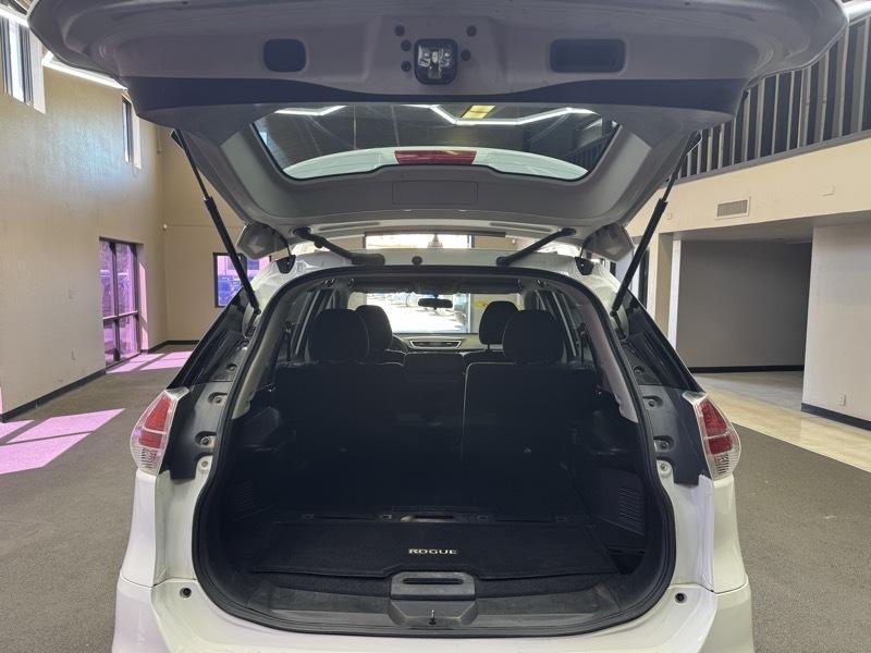 Nissan Rogue photo 14