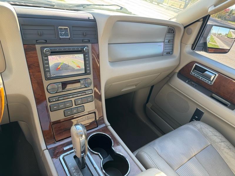 Lincoln Navigator 4WD 2013