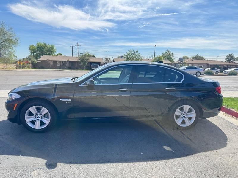 BMW 5-Series 528i xDrive 2012