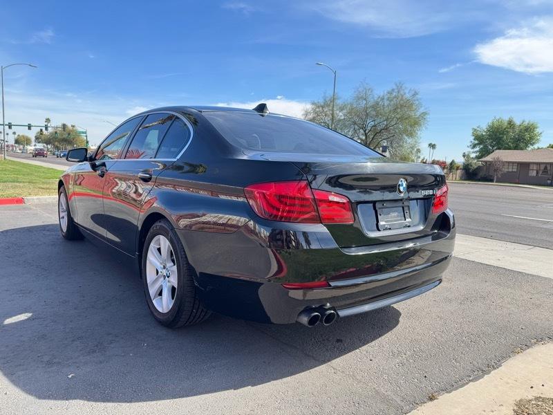 BMW 5-Series 528i xDrive 2012