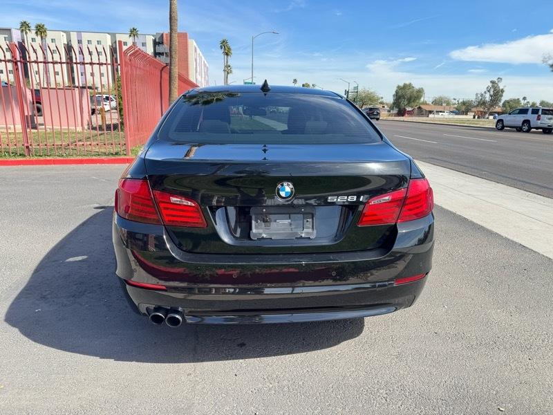 BMW 5-Series 528i xDrive 2012