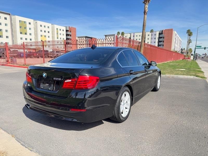 BMW 5-Series 528i xDrive 2012