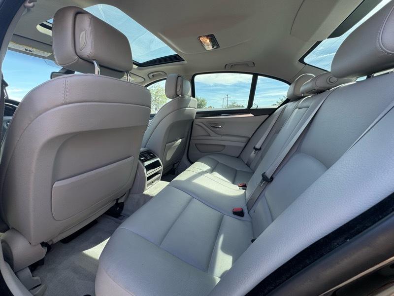 BMW 5-Series 528i xDrive 2012