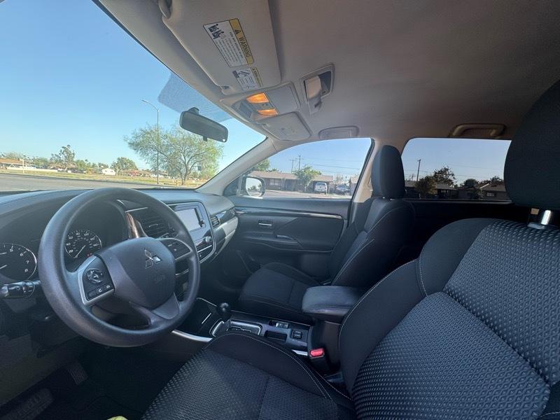 Mitsubishi Outlander ES 2WD 2020