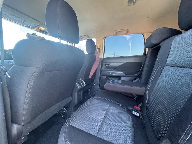 Mitsubishi Outlander ES 2WD 2020