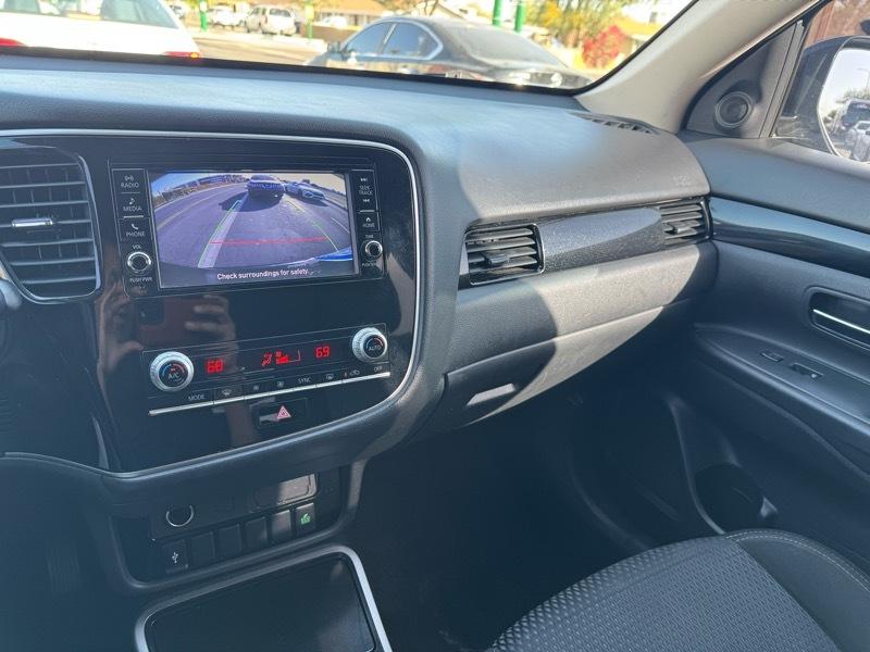 Mitsubishi Outlander ES 2WD 2020