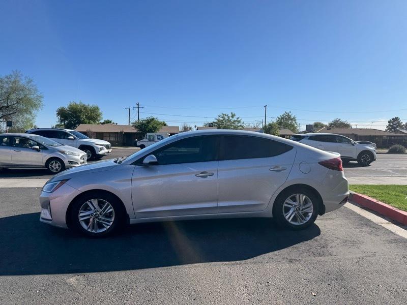 Hyundai Elantra SEL 4D Sedan at 2019