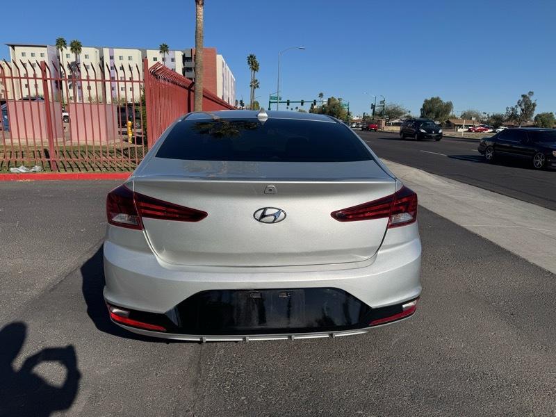 Hyundai Elantra SEL 4D Sedan at 2019