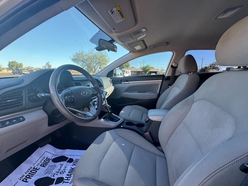 Hyundai Elantra SEL 4D Sedan at 2019