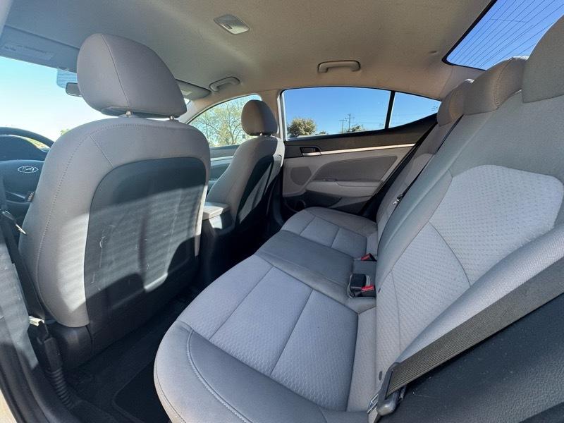 Hyundai Elantra SEL 4D Sedan at 2019