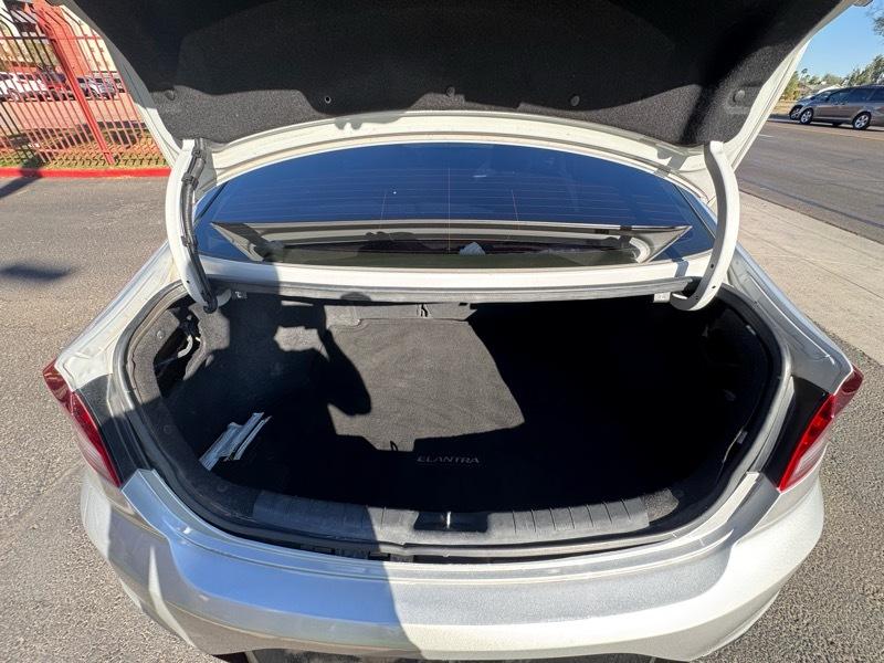 Hyundai Elantra SEL 4D Sedan at 2019