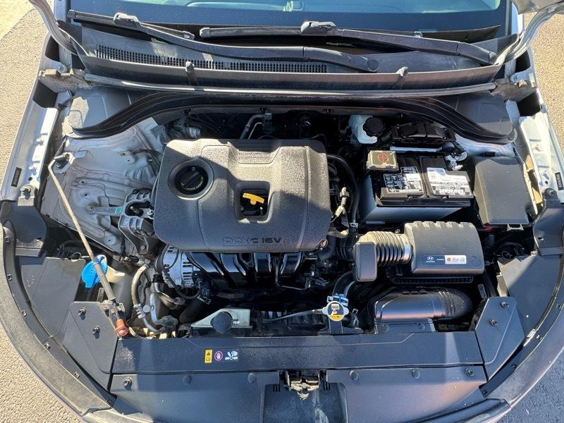 Hyundai Elantra SEL 4D Sedan at 2019