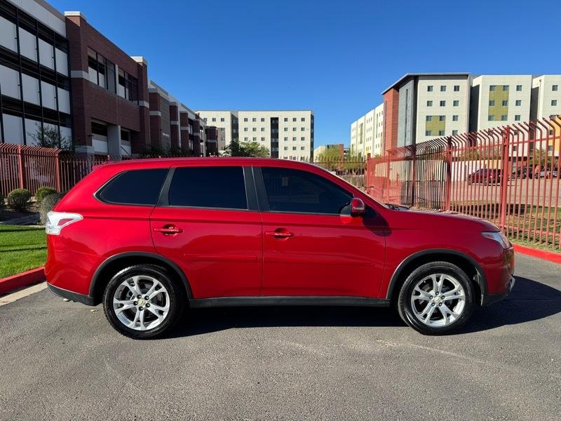 Mitsubishi Outlander SE 2WD 2015