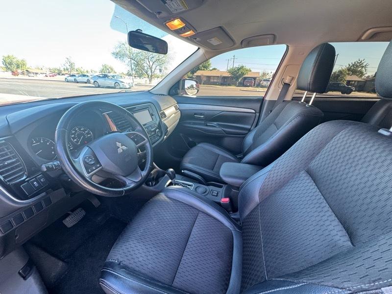 Mitsubishi Outlander SE 2WD 2015