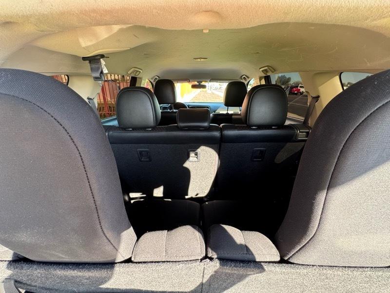 Mitsubishi Outlander SE 2WD 2015