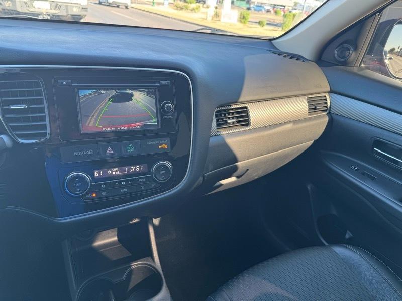 Mitsubishi Outlander SE 2WD 2015