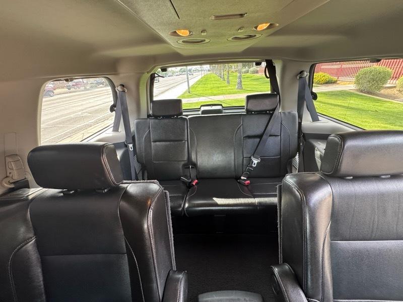 Nissan Armada Platinum 2WD 2011