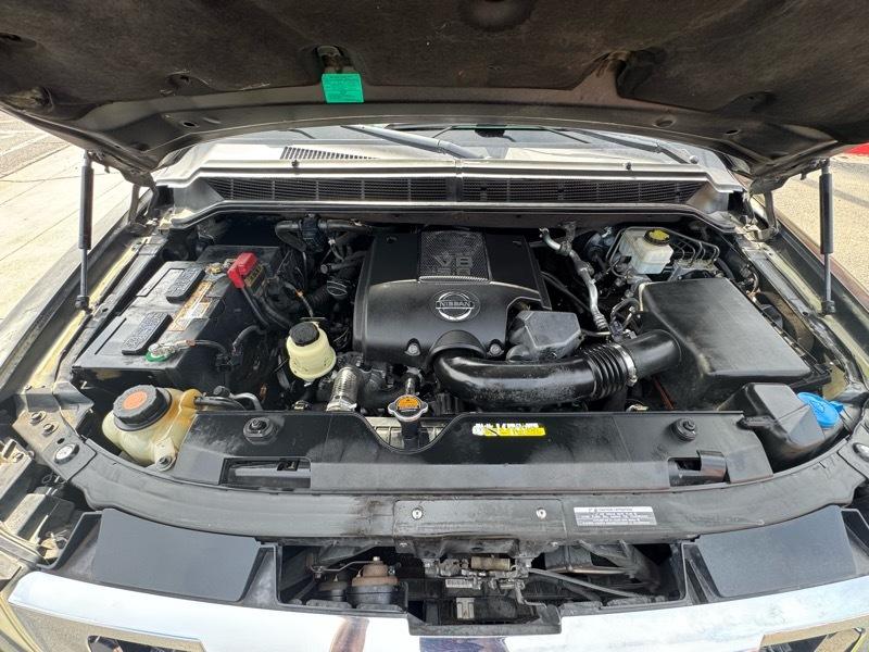 Nissan Armada Platinum 2WD 2011