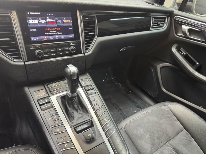 Porsche Macan GTS 2017